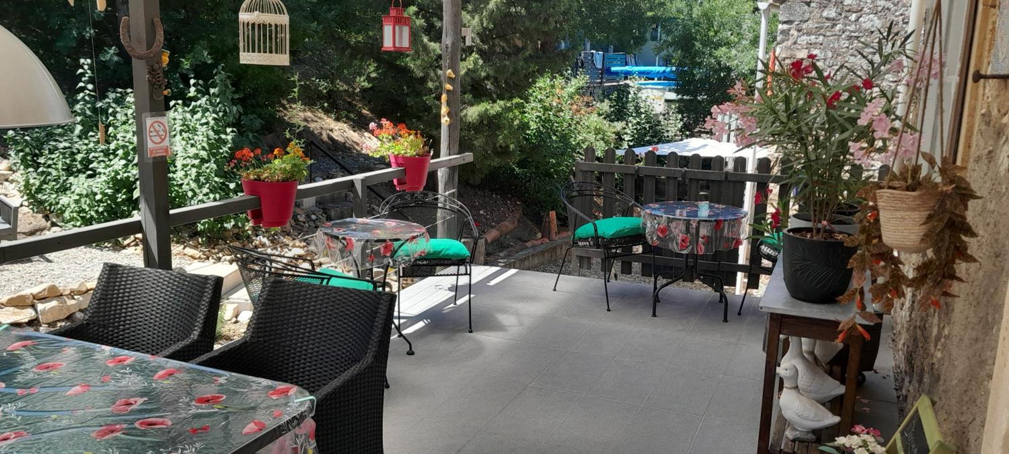 Sur La Bonnefooi Panzió Prades-sur-Vernazobre Kültér fotó